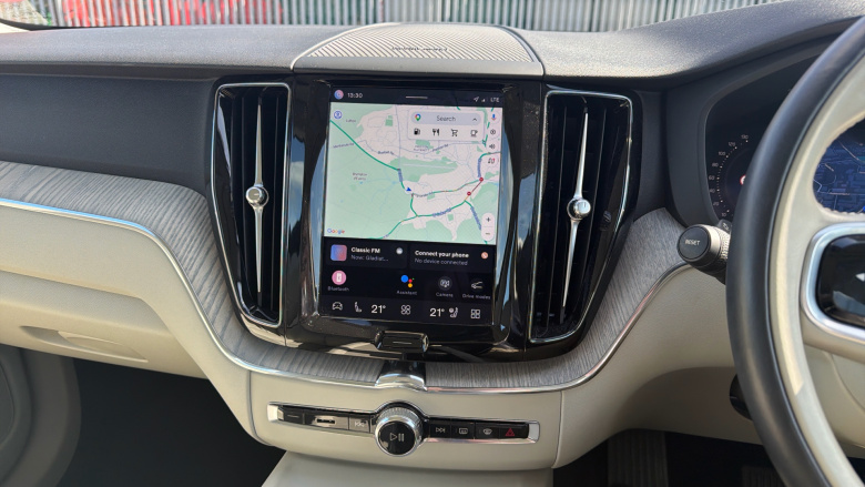 Volvo Xc60 2.0 B4P Plus Dark 5dr Geartronic Petrol Estate